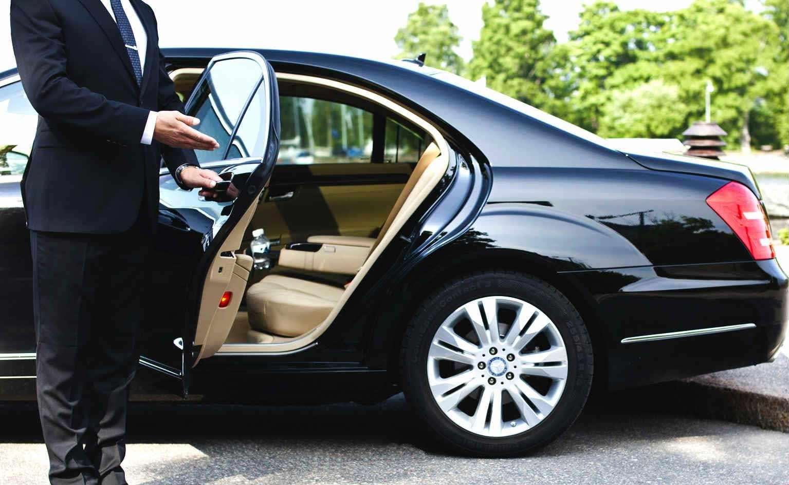 Luxury Limousine Transportation in Vancouver